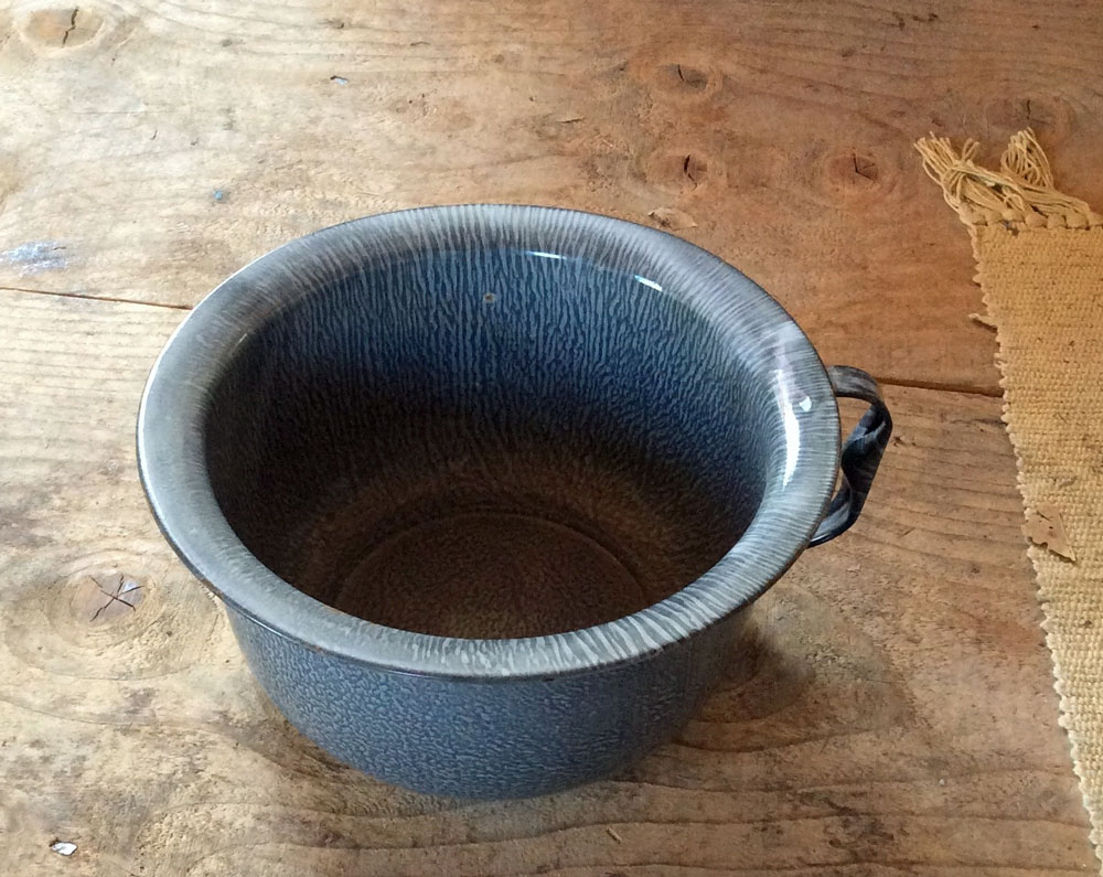 Chamber pot